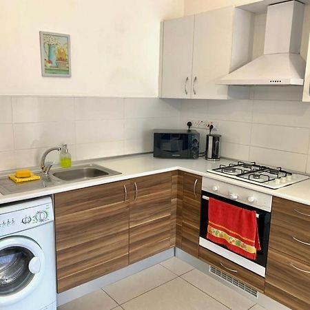 Beautiful & Quiet Two-Bedroom Apartment With Private Garden Lukomorye C1 Kerýnia Eksteriør bilde