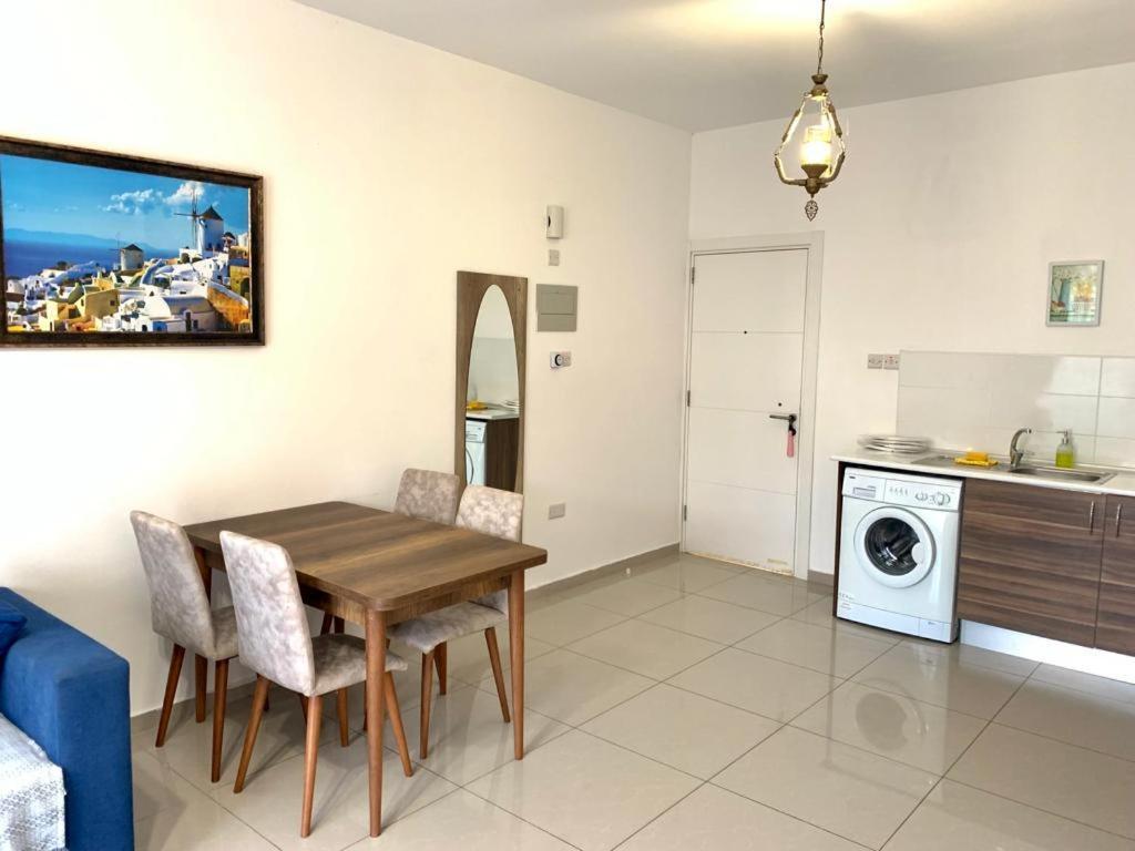 Beautiful & Quiet Two-Bedroom Apartment With Private Garden Lukomorye C1 Kerýnia Eksteriør bilde