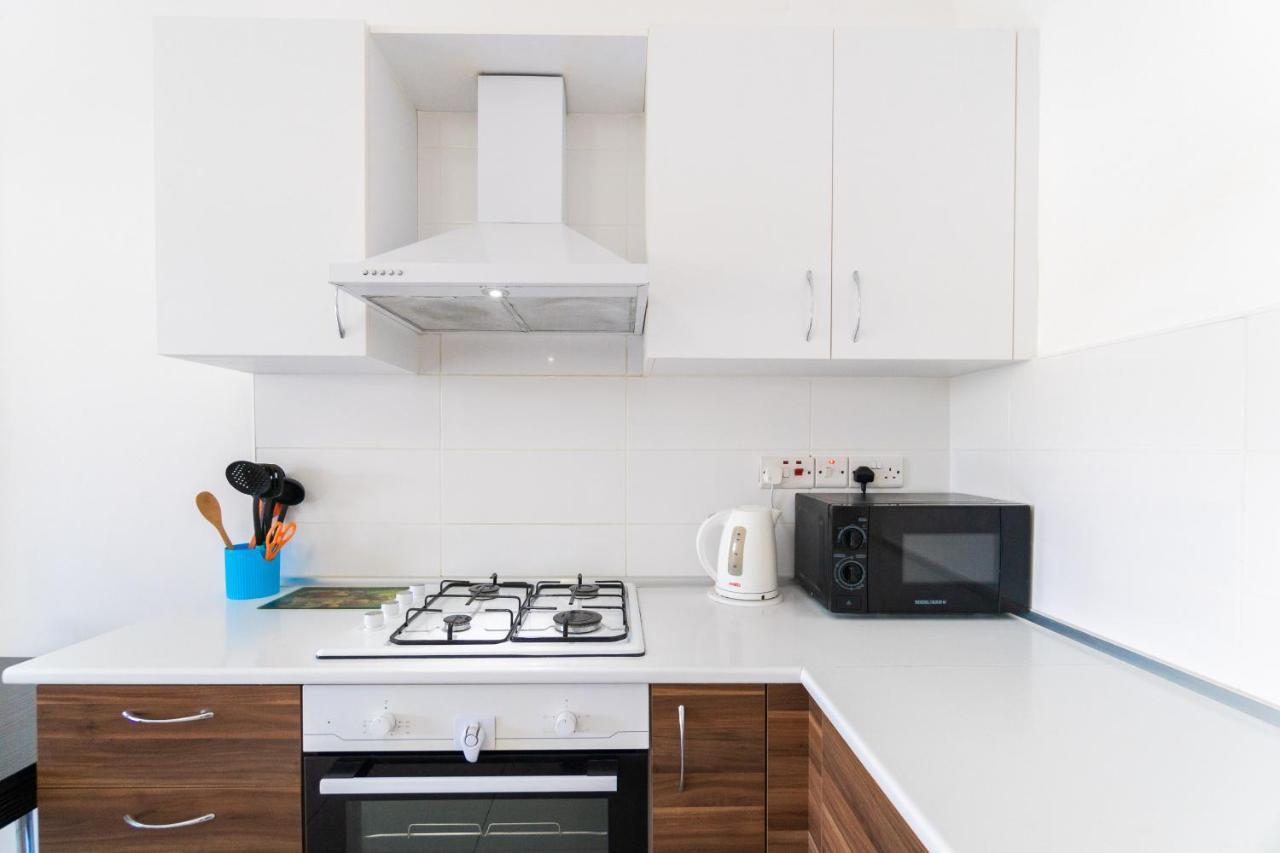 Beautiful & Quiet Two-Bedroom Apartment With Private Garden Lukomorye C1 Kerýnia Eksteriør bilde