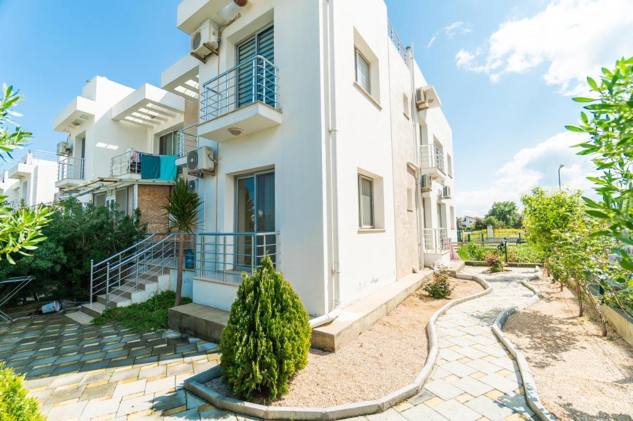 Beautiful & Quiet Two-Bedroom Apartment With Private Garden Lukomorye C1 Kerýnia Eksteriør bilde